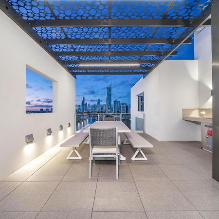 Serenity Surfers Paradise Gold Coast Extérieur photo