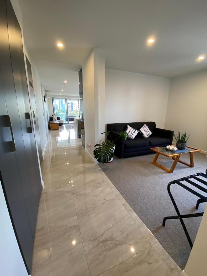 Serenity Surfers Paradise Gold Coast Extérieur photo