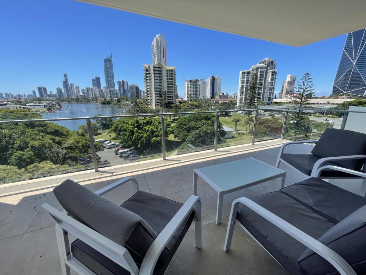 Serenity Surfers Paradise Gold Coast Extérieur photo