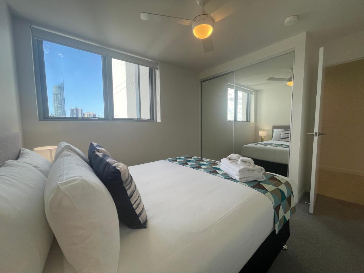 Serenity Surfers Paradise Gold Coast Extérieur photo