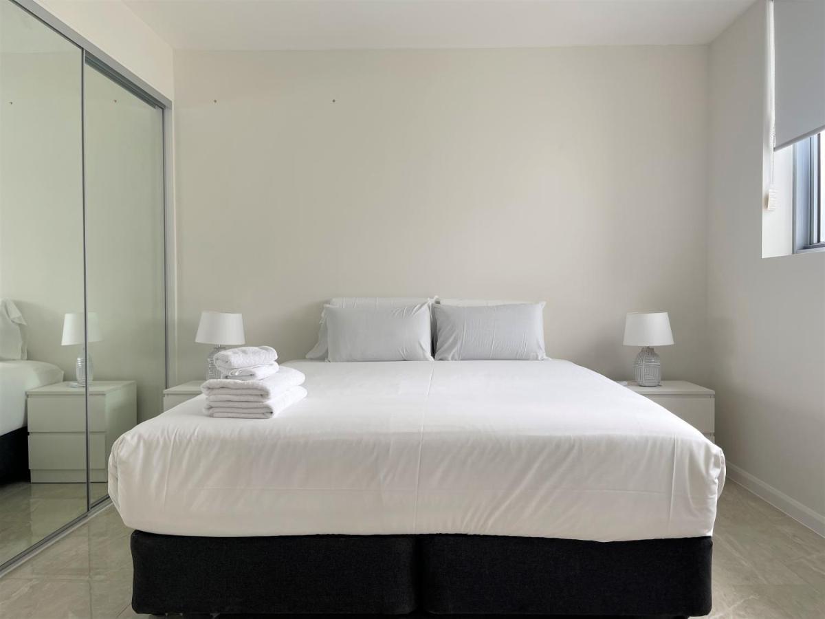 Serenity Surfers Paradise Gold Coast Extérieur photo